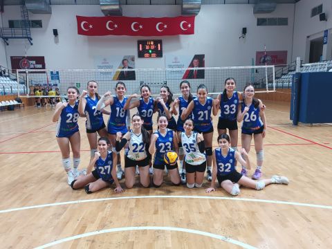 KÜÇÜK KIZLARIMIZ 3-AKADEMİ İSTANBUL 0 LİDERLİK DEVAM EDİYOR.