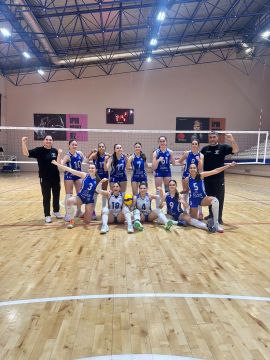 GENÇLERİMİZ FİNAL GRUBUNDA HIZ KESMEDEN DEVAM EDİYOR.GENÇ KIZLAR 3-ATAŞEHİR KARTALLARI 0